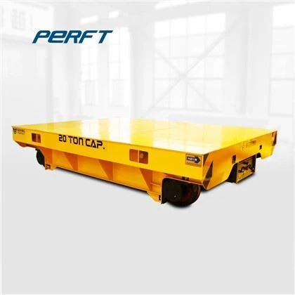 Vehicul de transport feroviar industrial pentru manipularea materialelor grele
